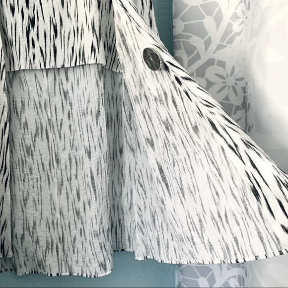 JM Collection Black & White Print Crinkle Texture Lightweight Jacket Size Large - Picture 8 of 12